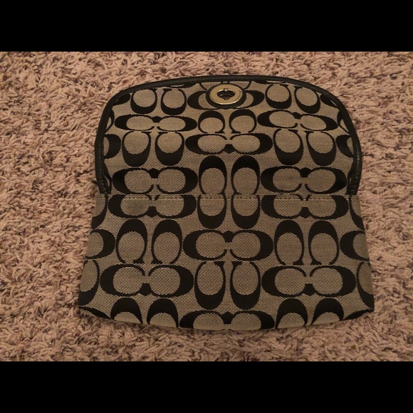 Coach wristlet - Picture 1 of 4